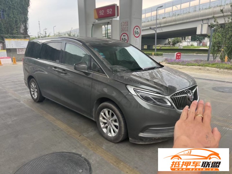  17年別克GL8轎車 