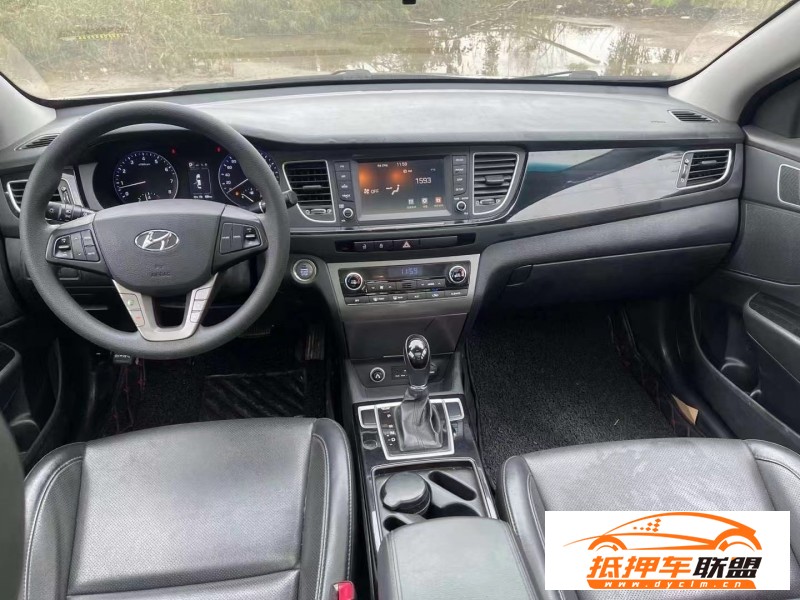  16年現(xiàn)代名圖轎車 