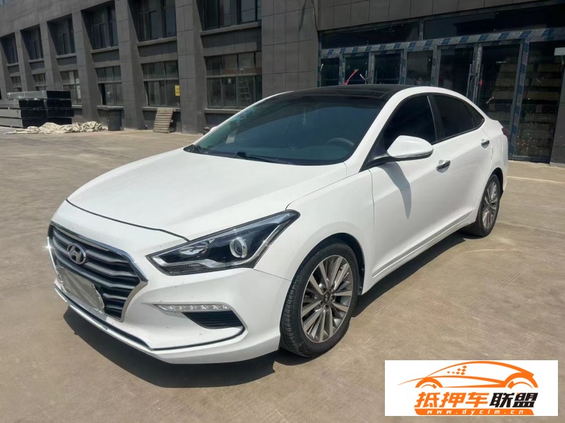  17年現(xiàn)代名圖轎車 