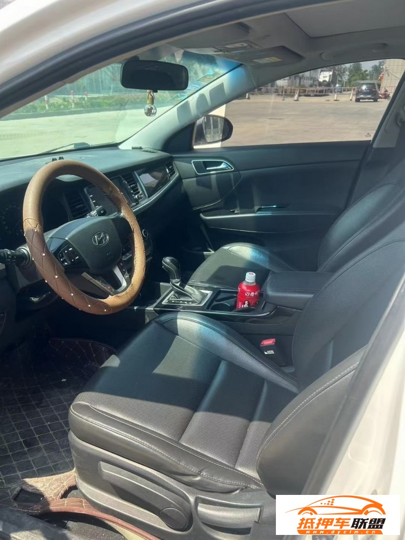  17年現(xiàn)代名圖轎車 