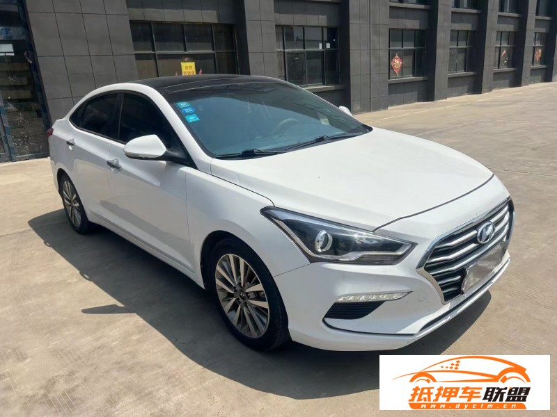  17年現(xiàn)代名圖轎車 