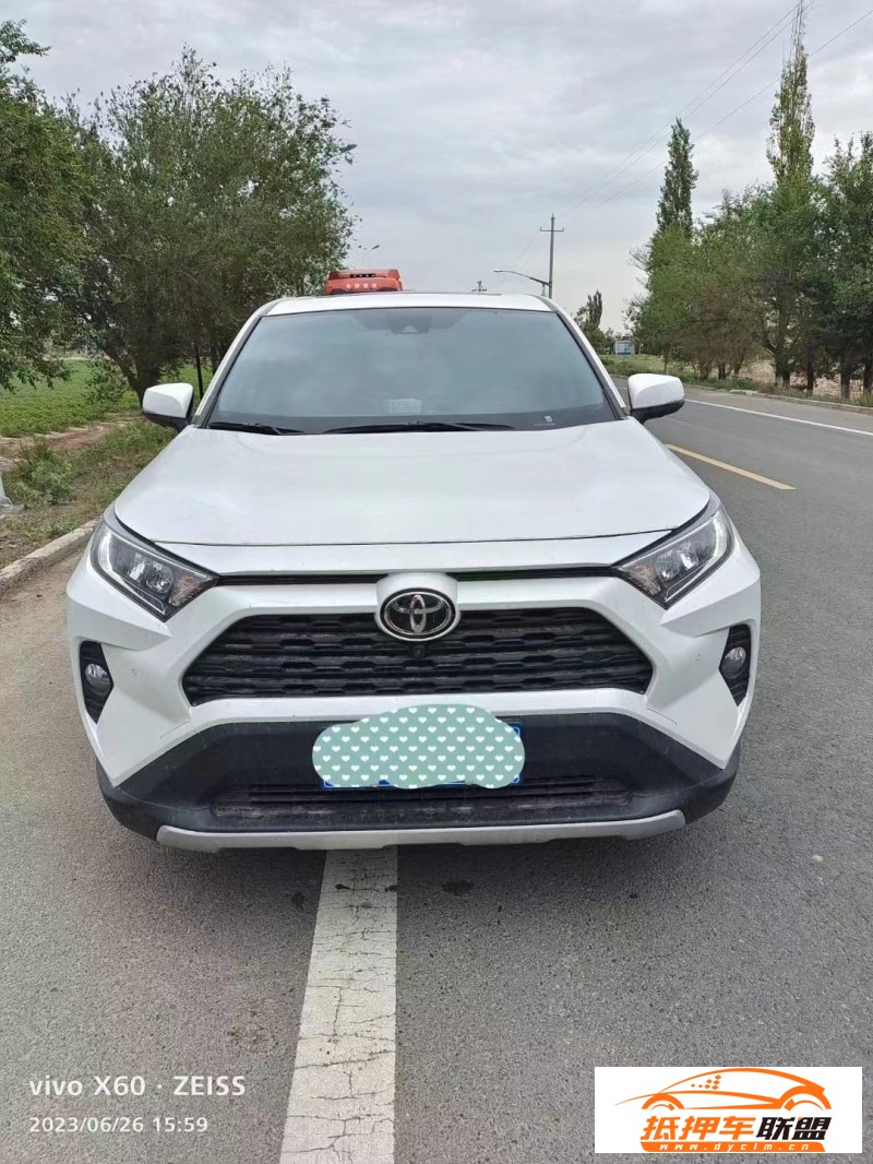  23年豐田RAV4轎車 