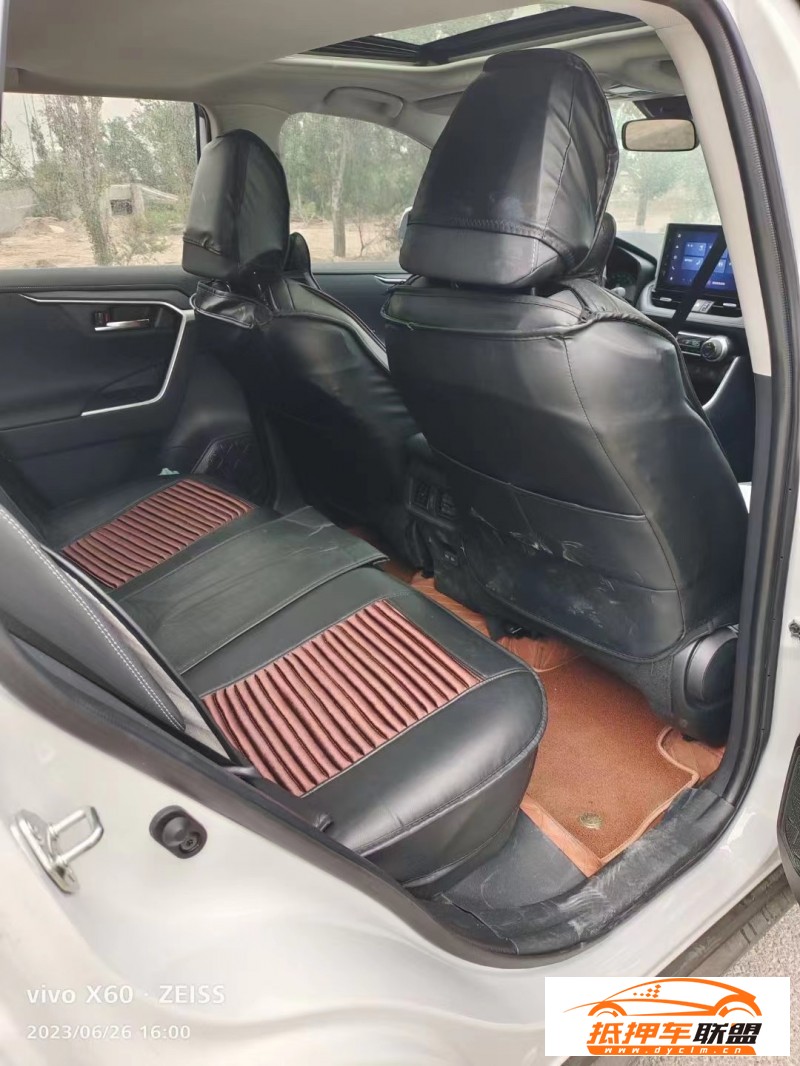 23年豐田RAV4轎車 