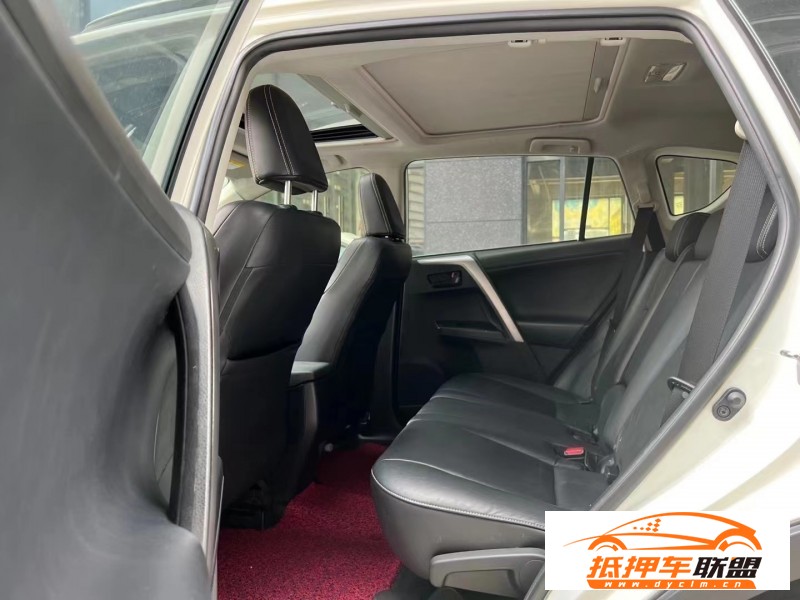  19年豐田RAV4轎車 