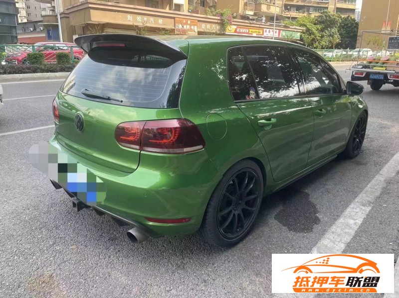  12年大眾高爾夫轎車 