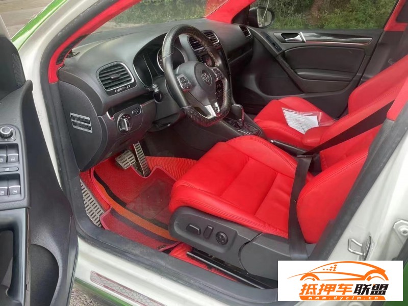  12年大眾高爾夫轎車 