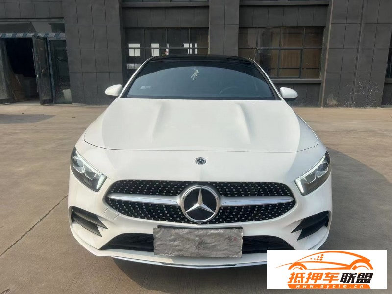  22年奔馳A轎車 