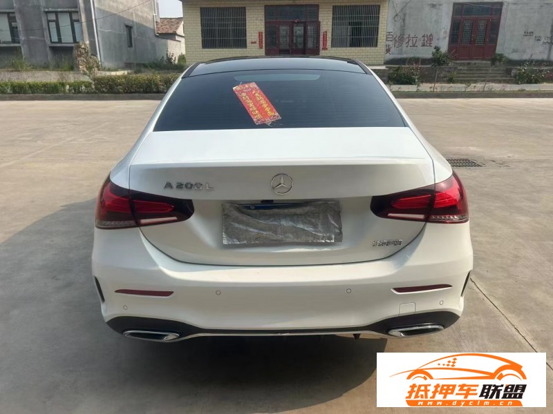  22年奔馳A轎車 