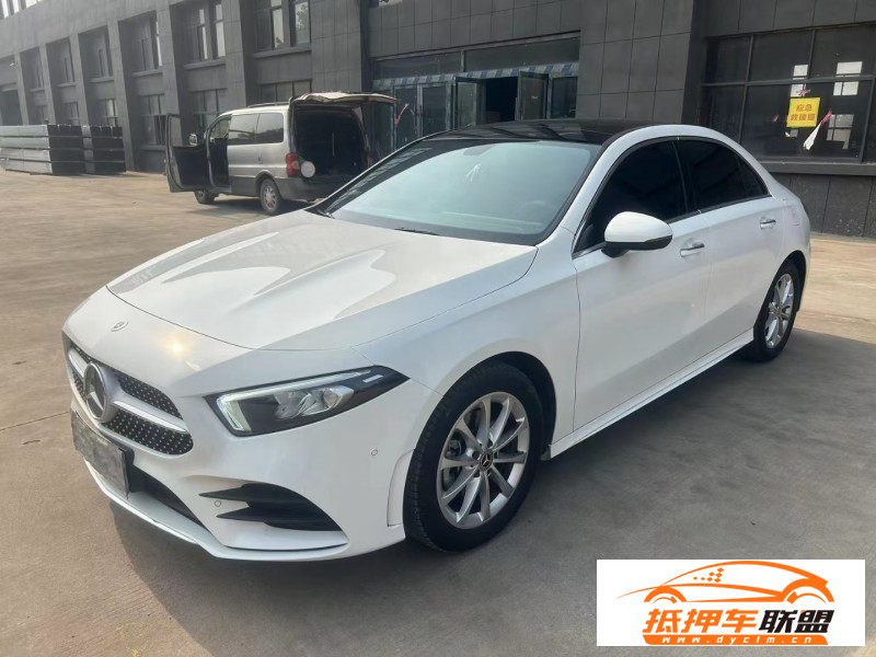  22年奔馳A轎車 