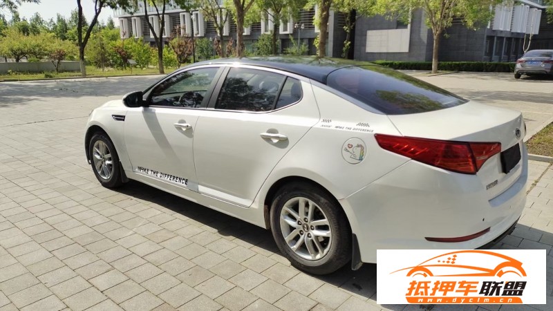  12年起亞K5轎車 