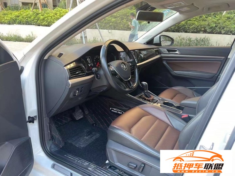  19年大眾朗逸轎車 