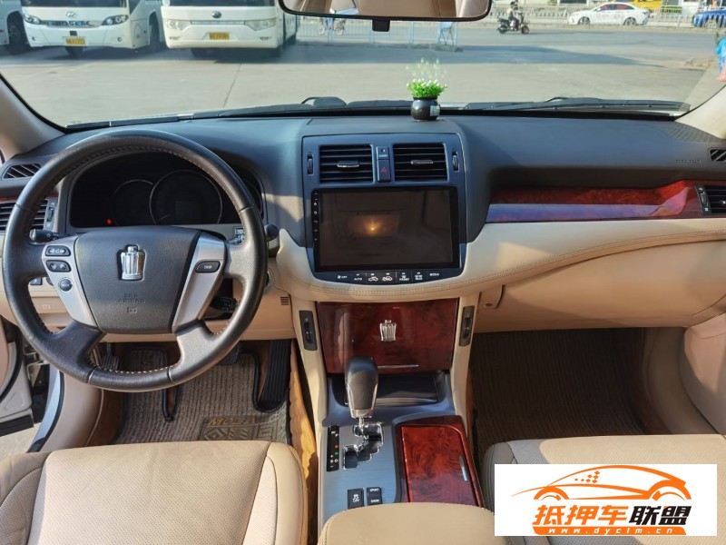  13年豐田皇冠轎車 
