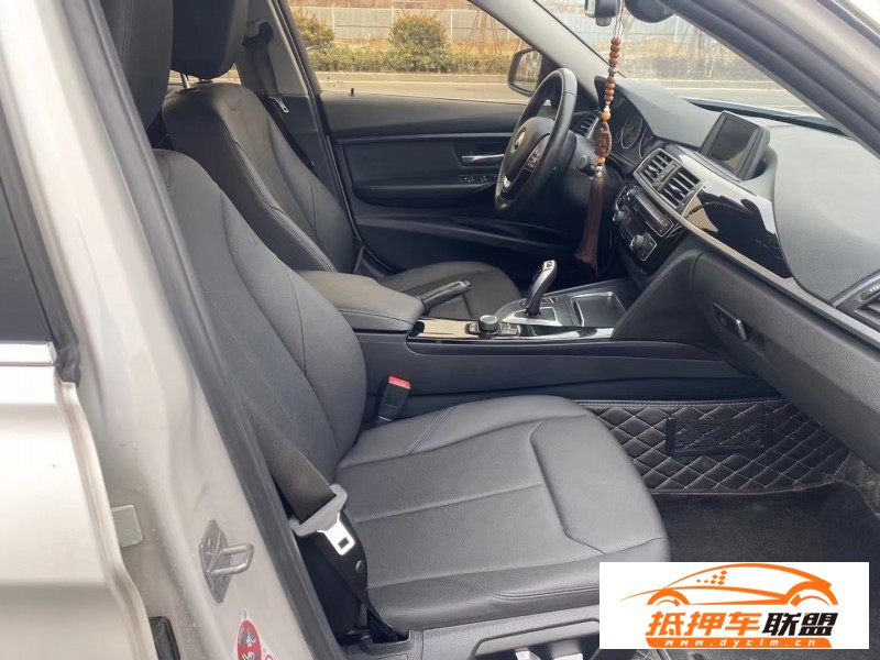  17年寶馬3系轎車 