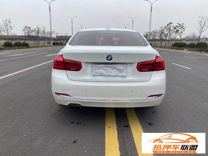  17年寶馬3系轎車 