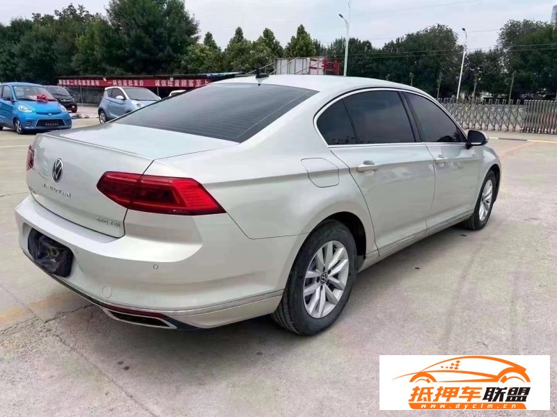  22年大眾邁騰轎車 