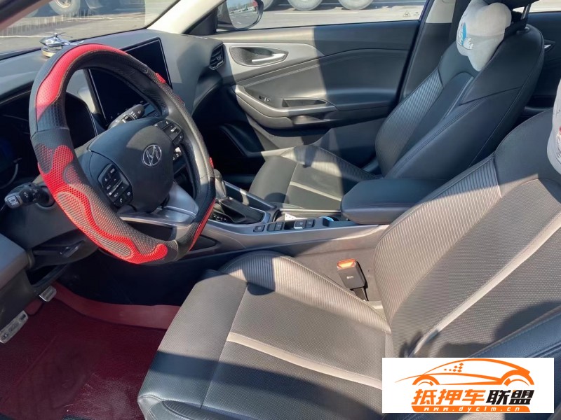  21年現(xiàn)代菲斯塔轎車 