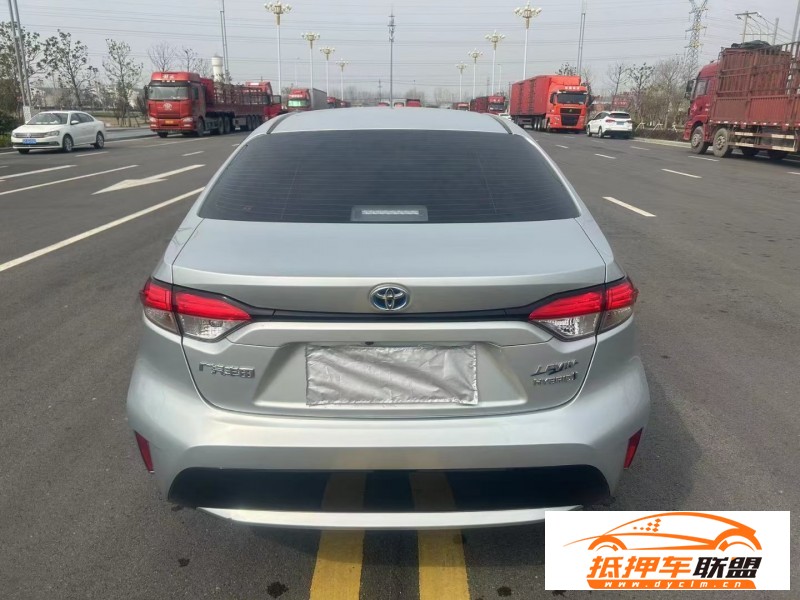  22年豐田雷凌轎車 