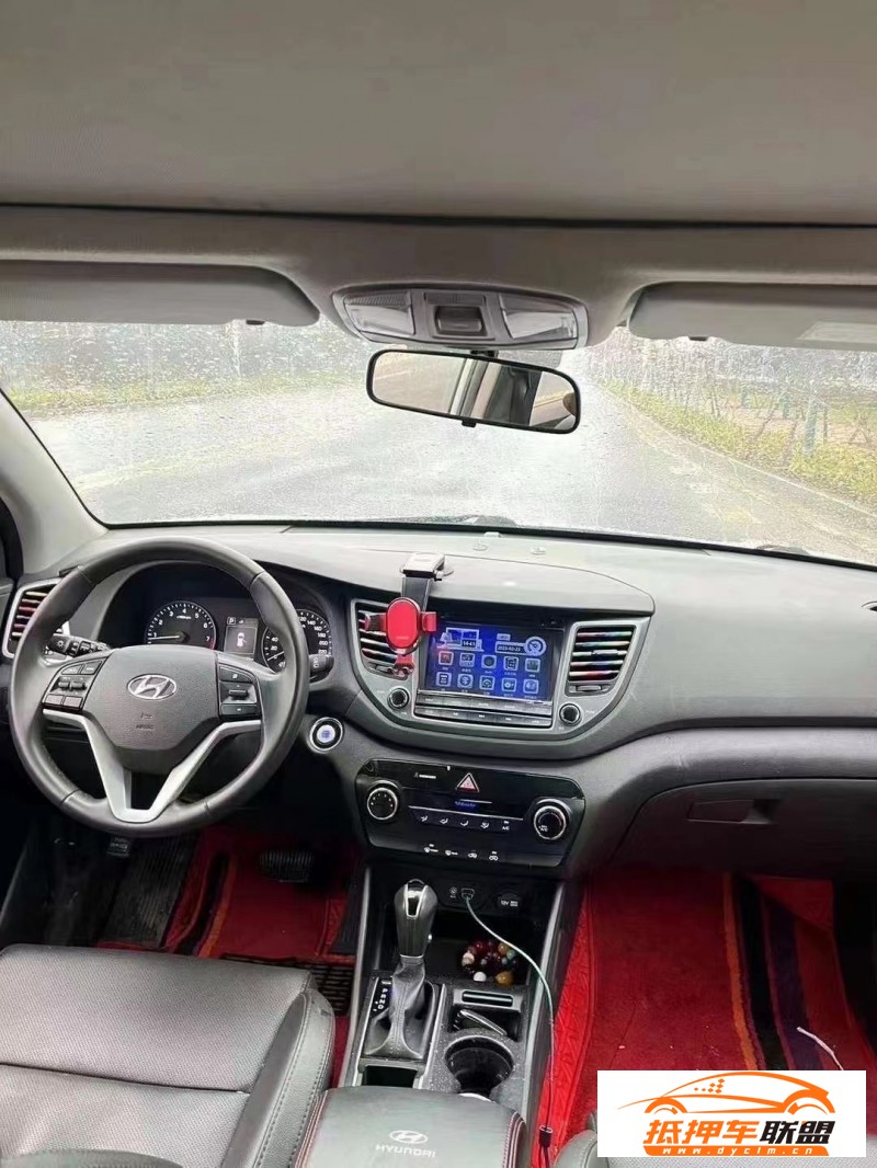  16年現(xiàn)代途勝SUV 