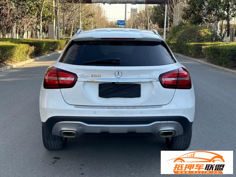  18年奔馳GLA轎車 