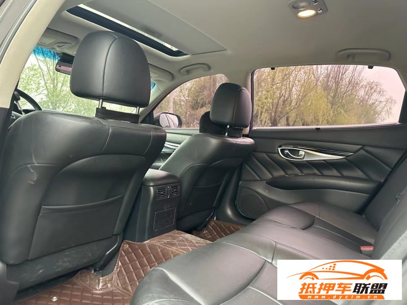  18年英菲尼迪Q70轎車 