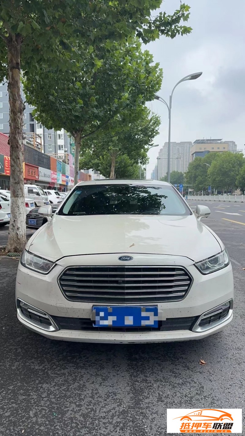  18年福特金牛座轎車 