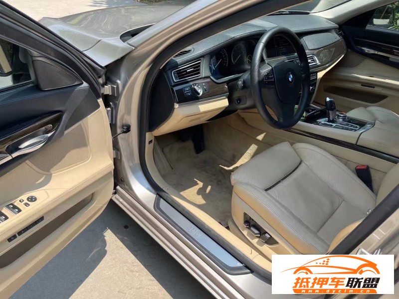  12年寶馬7系轎車(chē) 