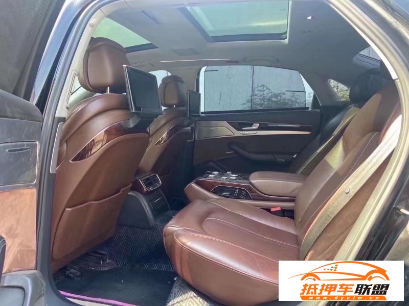  14年奧迪S8轎車 