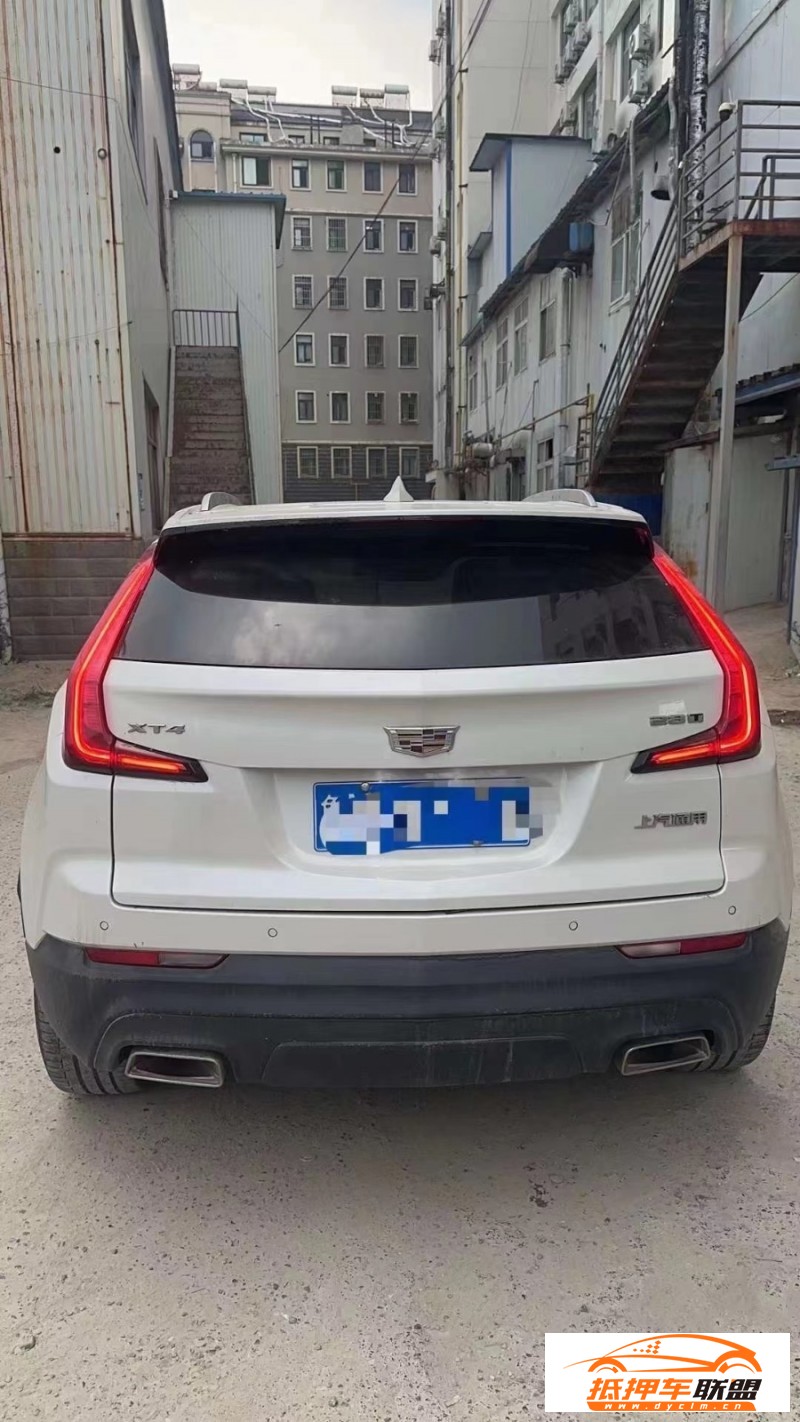  20年凱迪拉克XT4轎車 