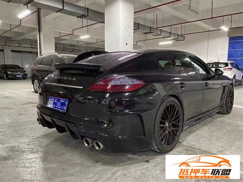  13年保時捷帕納梅拉轎車 