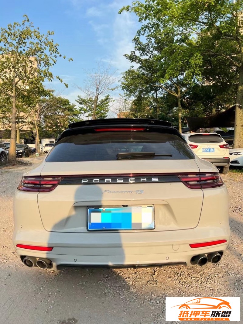  18年保時捷帕納梅拉轎車 
