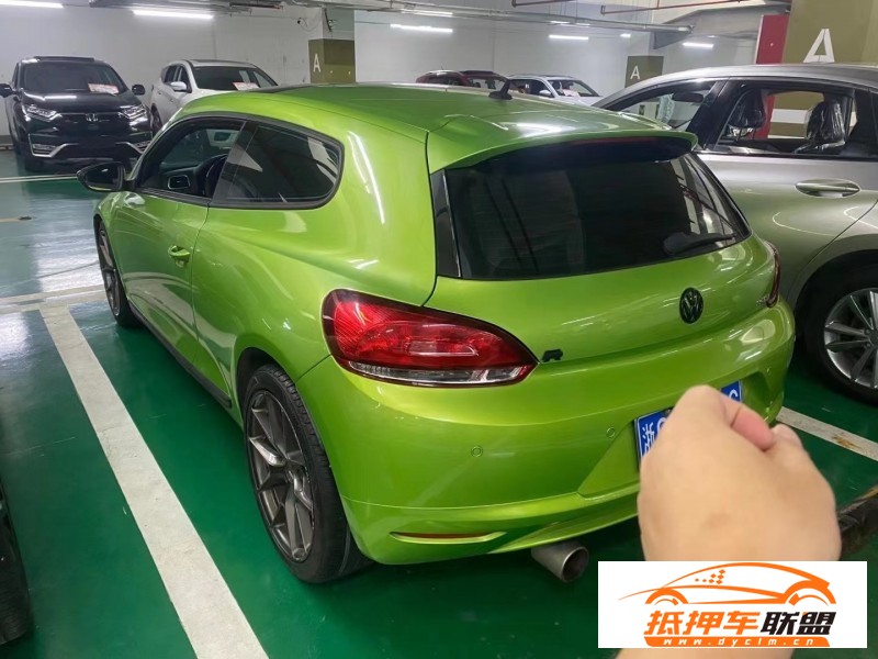  12年大眾尚酷轎車 