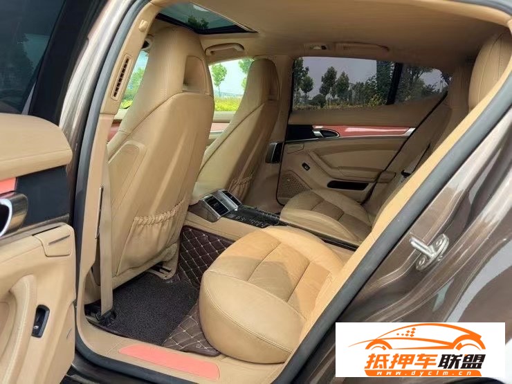  14年保時(shí)捷帕納梅拉轎車 