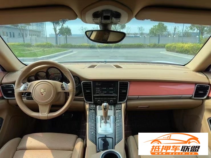  14年保時(shí)捷帕納梅拉轎車 