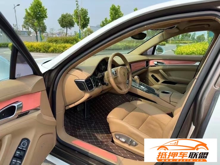  14年保時(shí)捷帕納梅拉轎車 