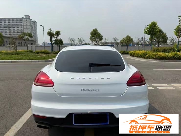  14年保時(shí)捷帕納梅拉轎車 