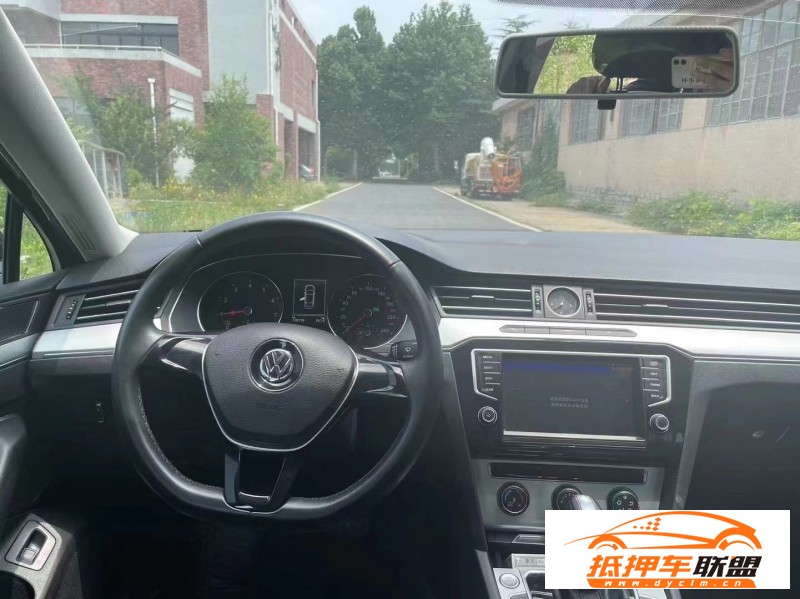  17年大眾邁騰轎車 