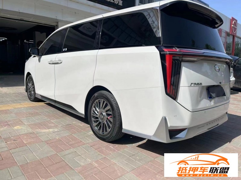  23年傳祺M8轎車 