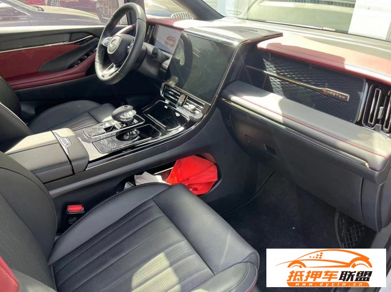  23年傳祺M8轎車 