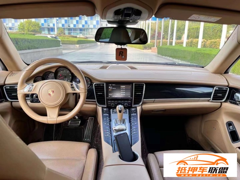  14年保時(shí)捷帕納梅拉轎車 