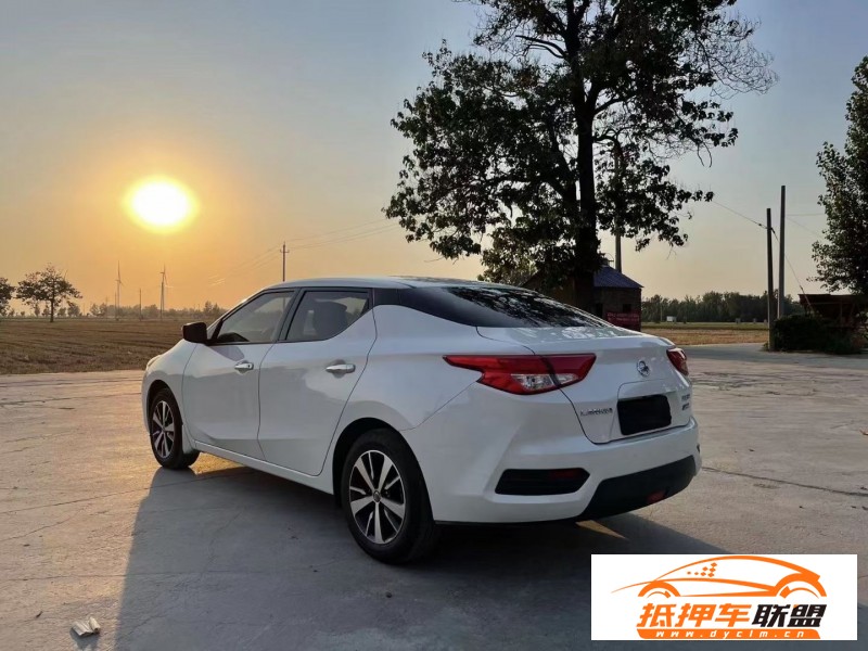  20年日產(chǎn)藍(lán)鳥轎車 