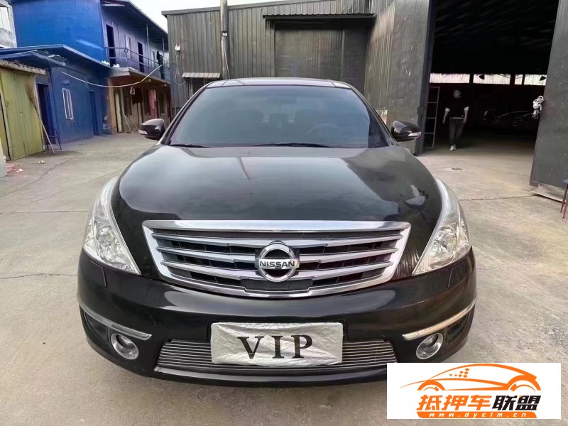  10年日產(chǎn)天籟轎車 