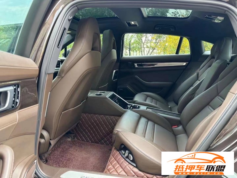  20年保時(shí)捷帕納梅拉轎車(chē) 