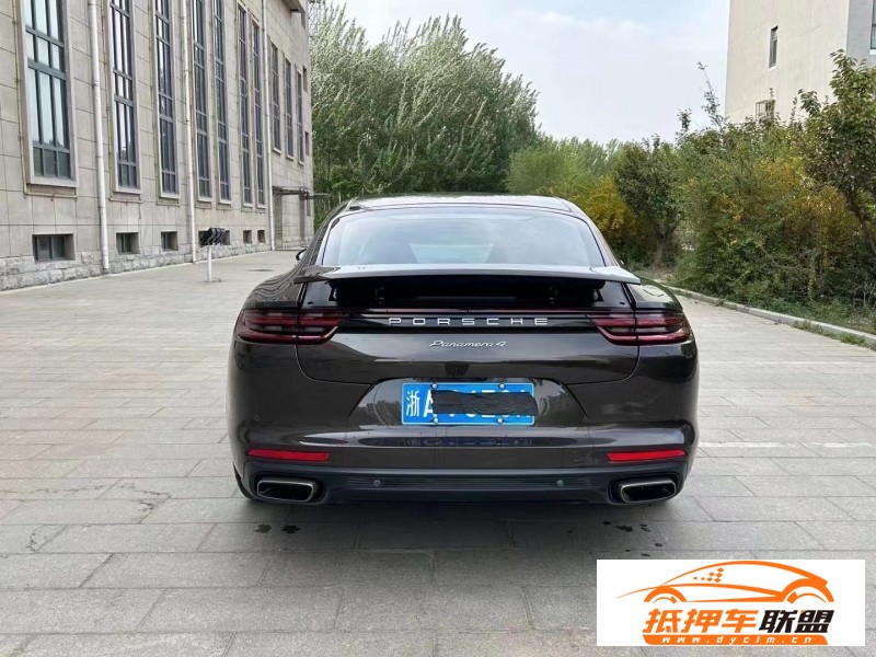  20年保時(shí)捷帕納梅拉轎車(chē) 