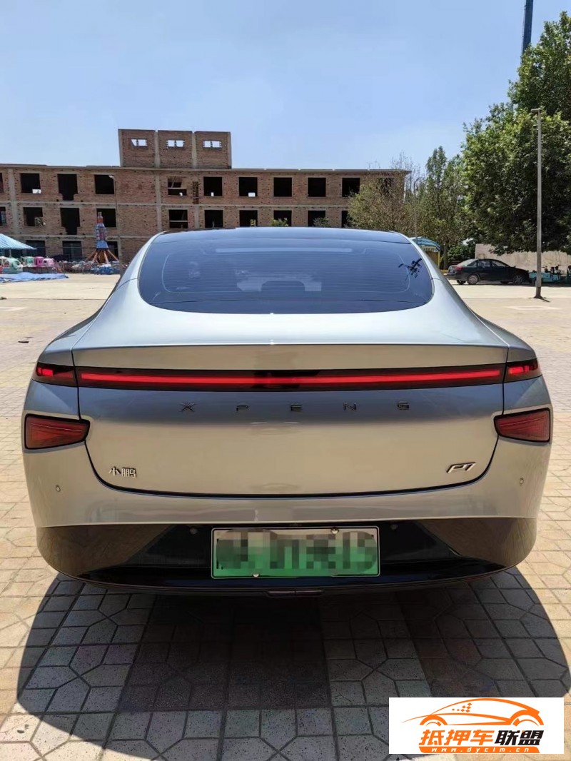  22年小鵬汽車P7轎車 