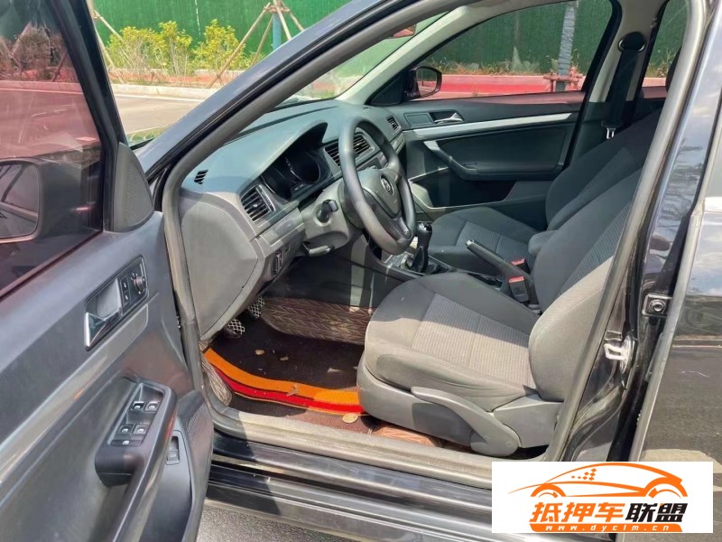  16年大眾朗逸轎車 