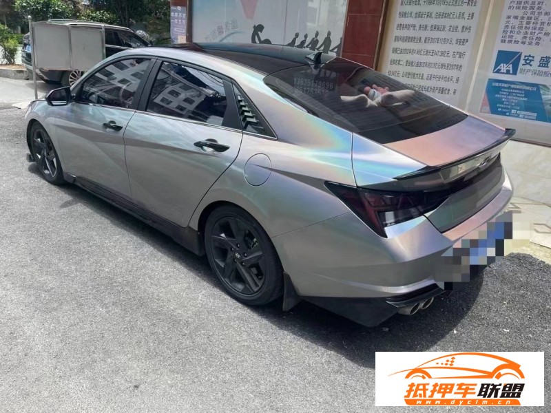  22年現(xiàn)代伊蘭特轎車 