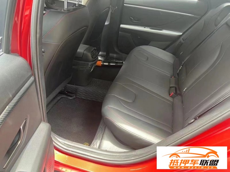  22年現(xiàn)代伊蘭特轎車 