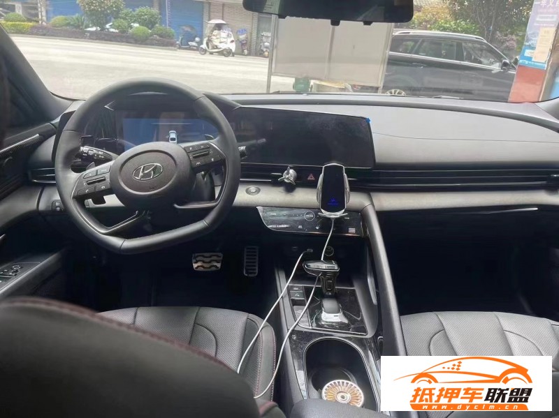  22年現(xiàn)代伊蘭特轎車 