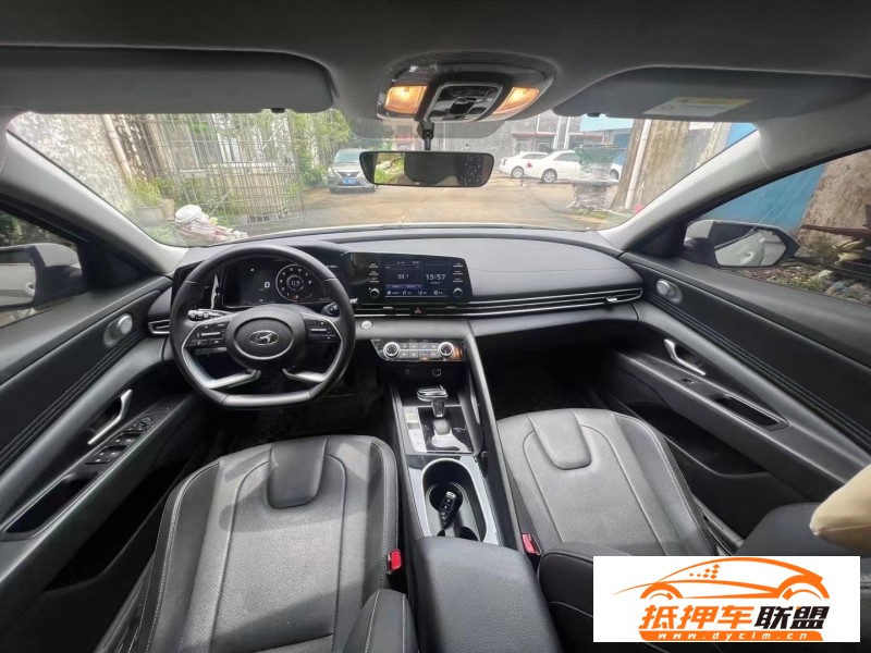  22年現(xiàn)代伊蘭特轎車 
