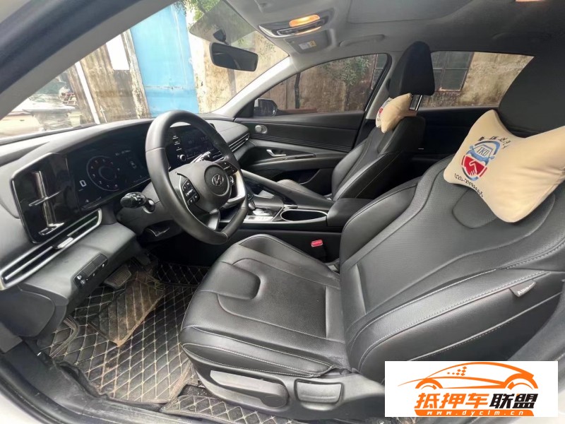  22年現(xiàn)代伊蘭特轎車 